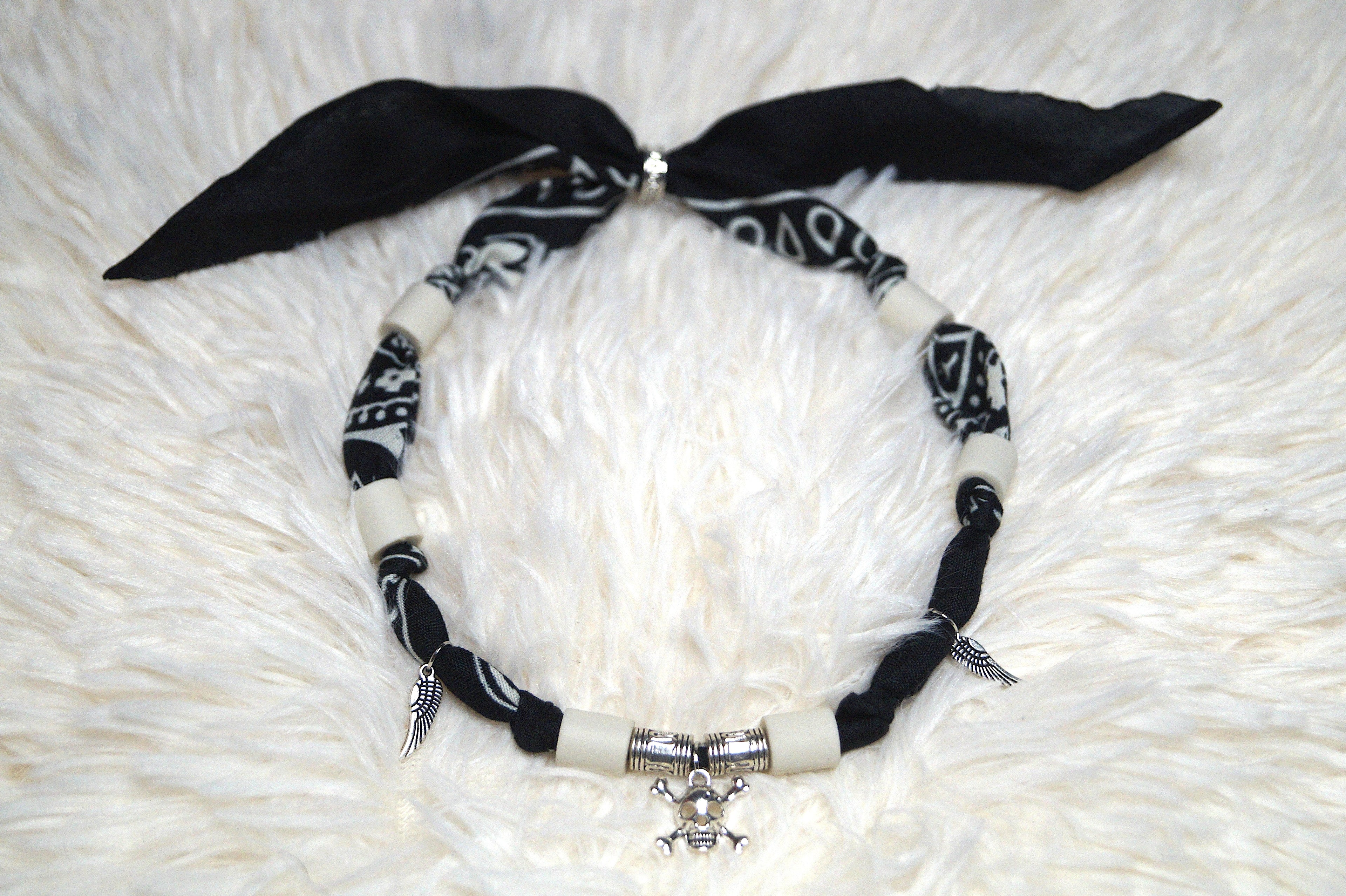 Collier Foulard Antiparasitaire Chien Perles EM - Style Bandana Fait Main